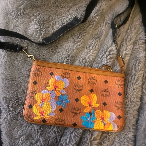 MCM •Rare• Viestos Floral Print Cognac Bag - Picture 3 of 5